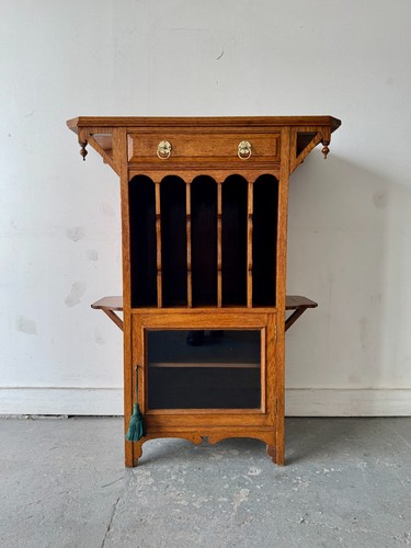 Arts and crafts oak record - arts,